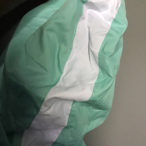 Windbreaker - Picture 3 of 4